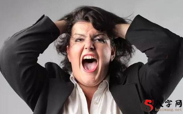 梦见自己很生气