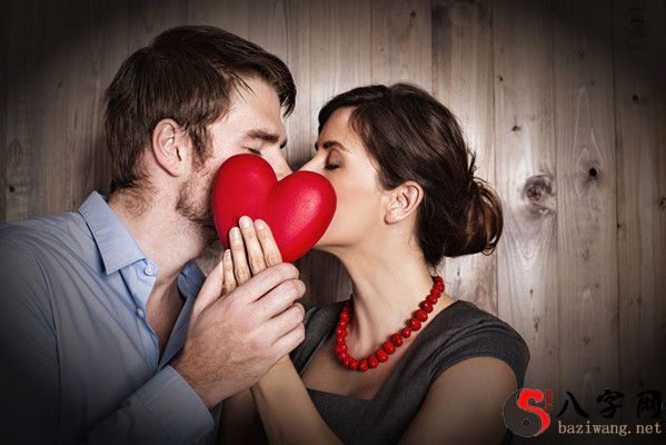 梦见爱人和别人接吻